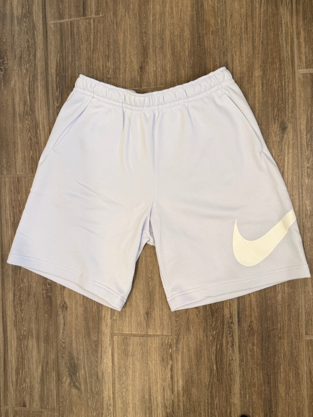 BRAND NEW Large Nike Men's Sportswear Club Graphic Fleece Shorts MSRP $50